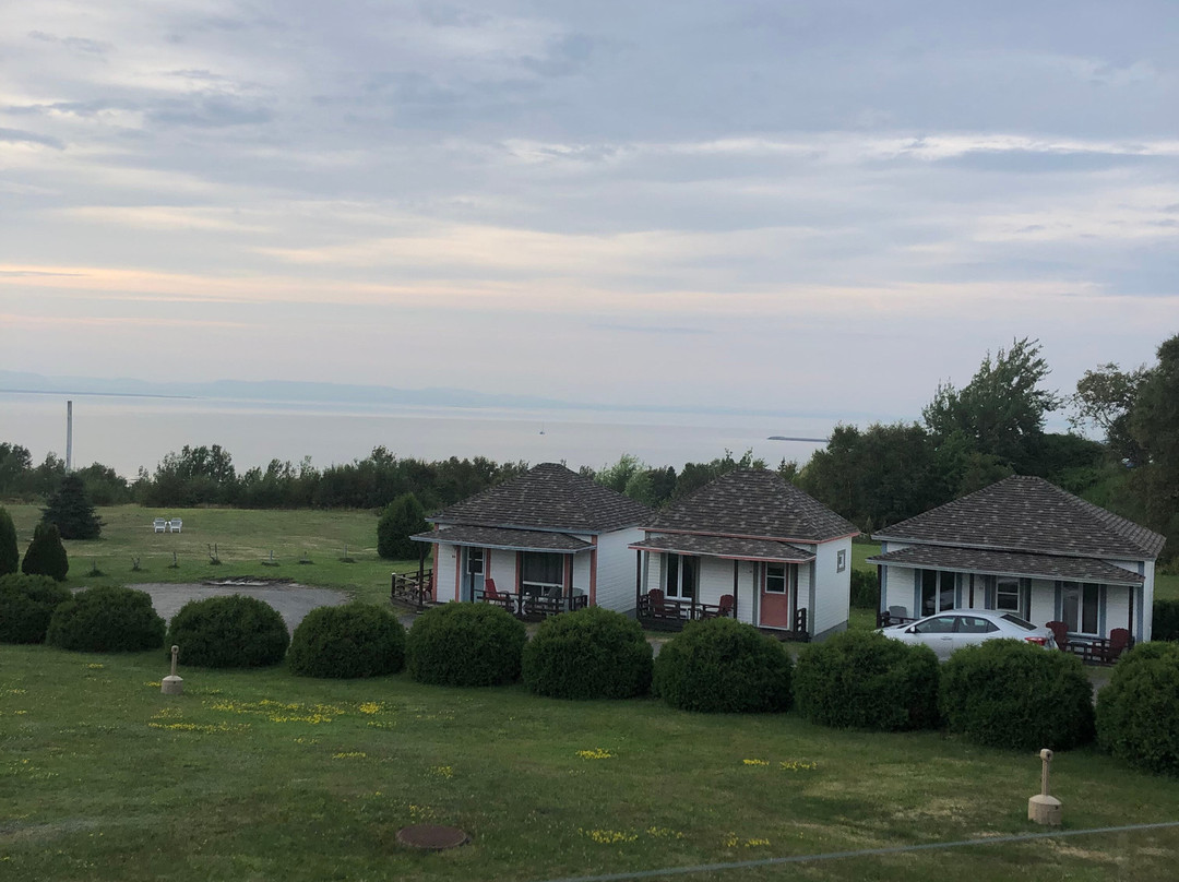 Motel Au Fleuve D'Argent Et Chalets主图