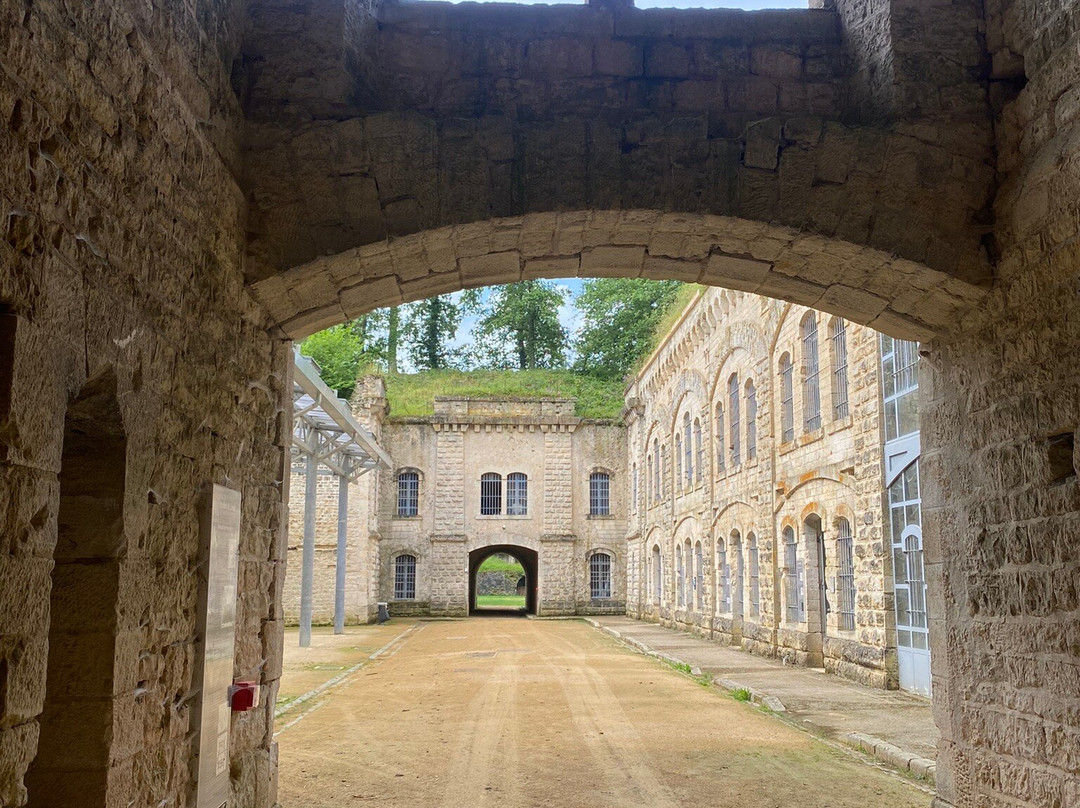 Fort de Conde-Chivres-Val必去景点