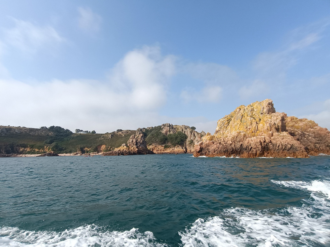 Nauti Buoy Ribs-St. Helier必去景点