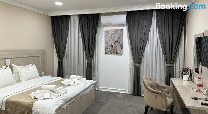 South Hotel主图