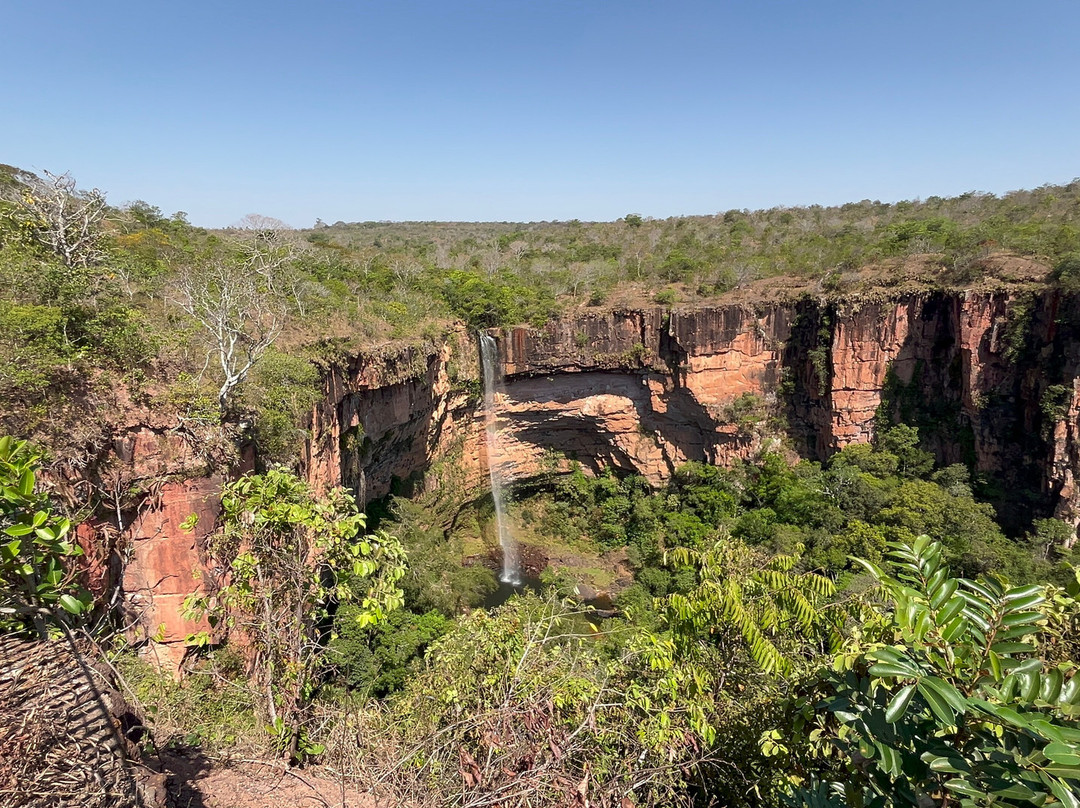 Veu da Noiva Waterfall景点图片