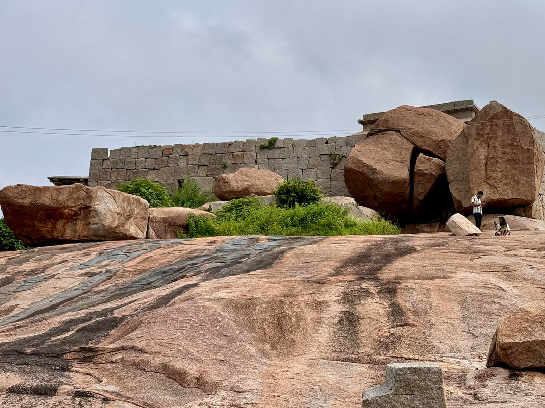 Sasivekalu Ganesha Temple-亨比必去景点