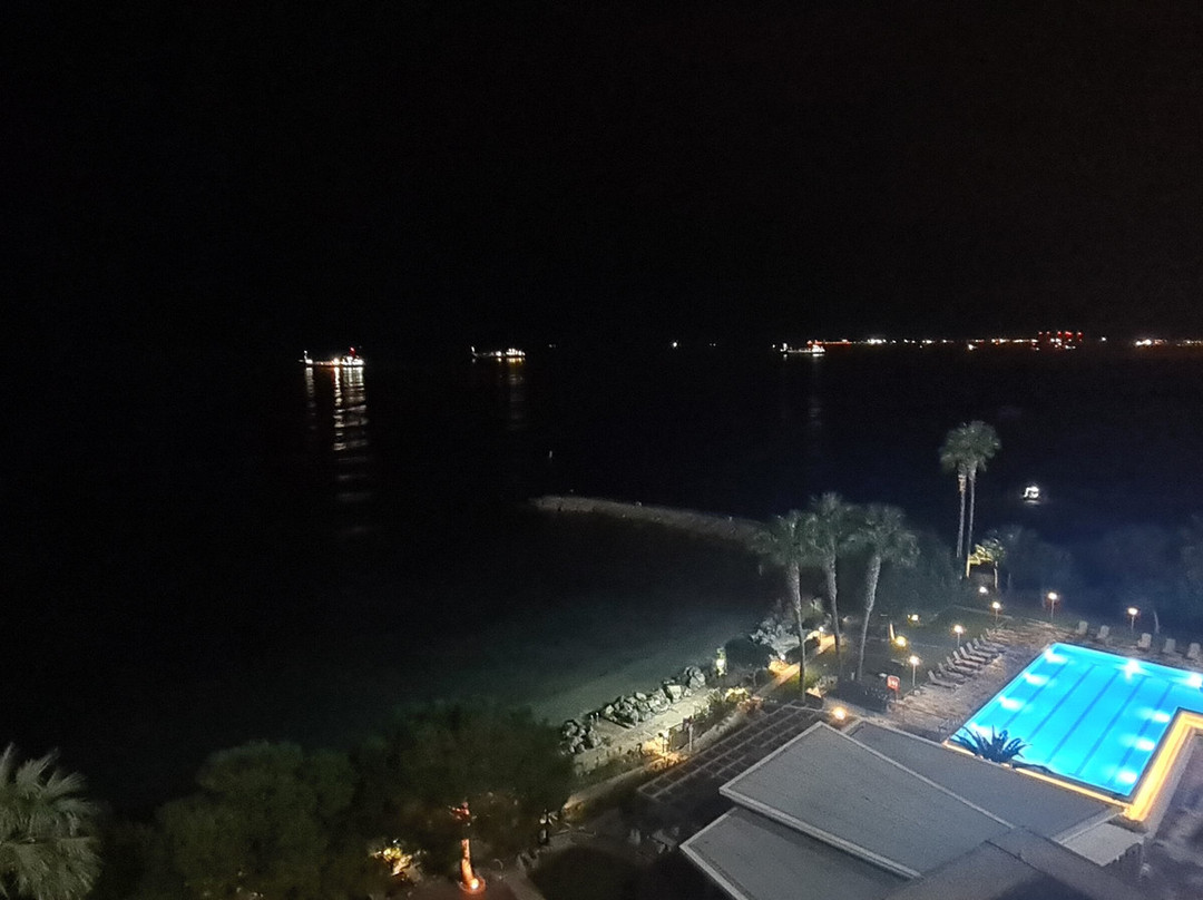 利马索尔皇冠假日酒店主图