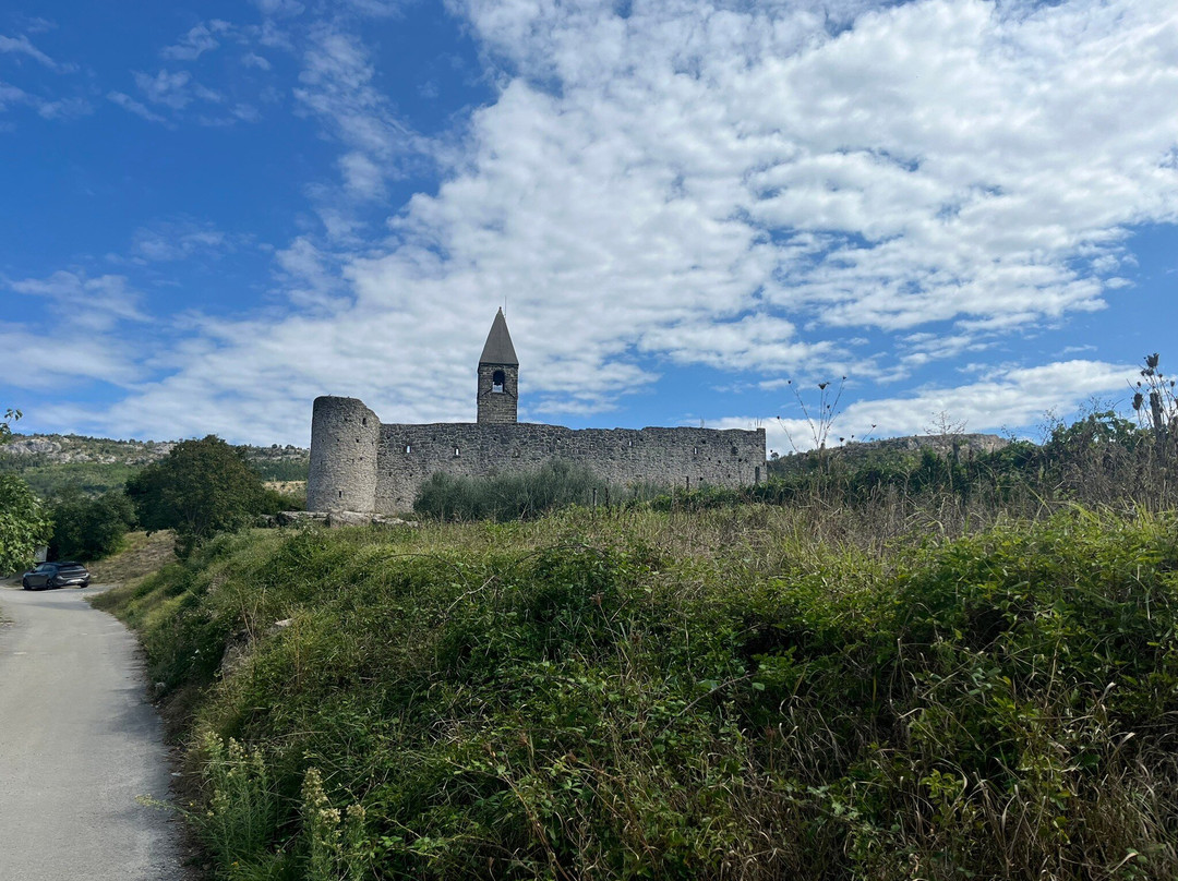 Hrastovlje Church of the Holy Trinity景点图片