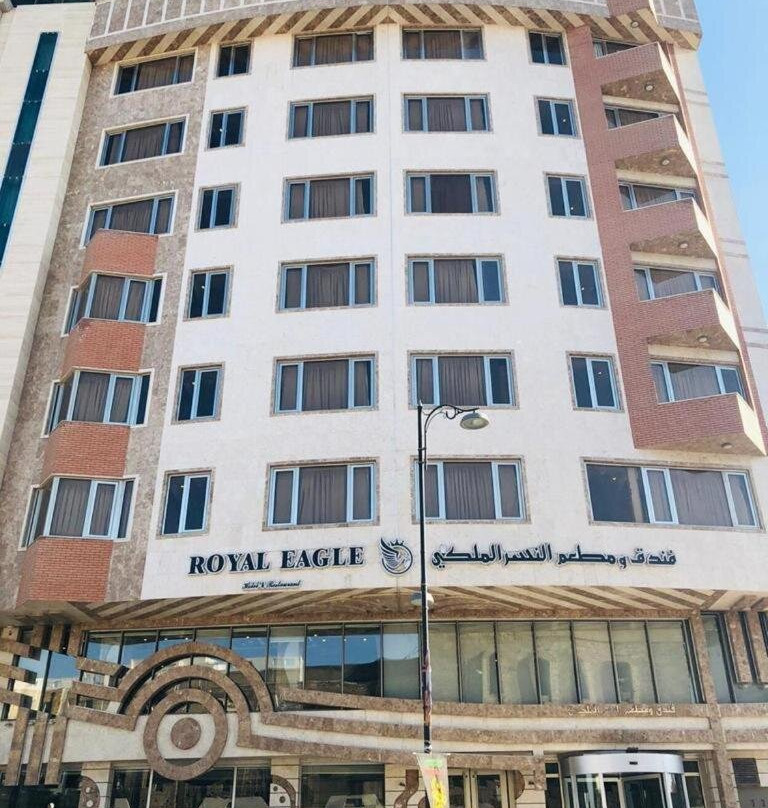 Royal Eagle Hotel & Restaurant主图