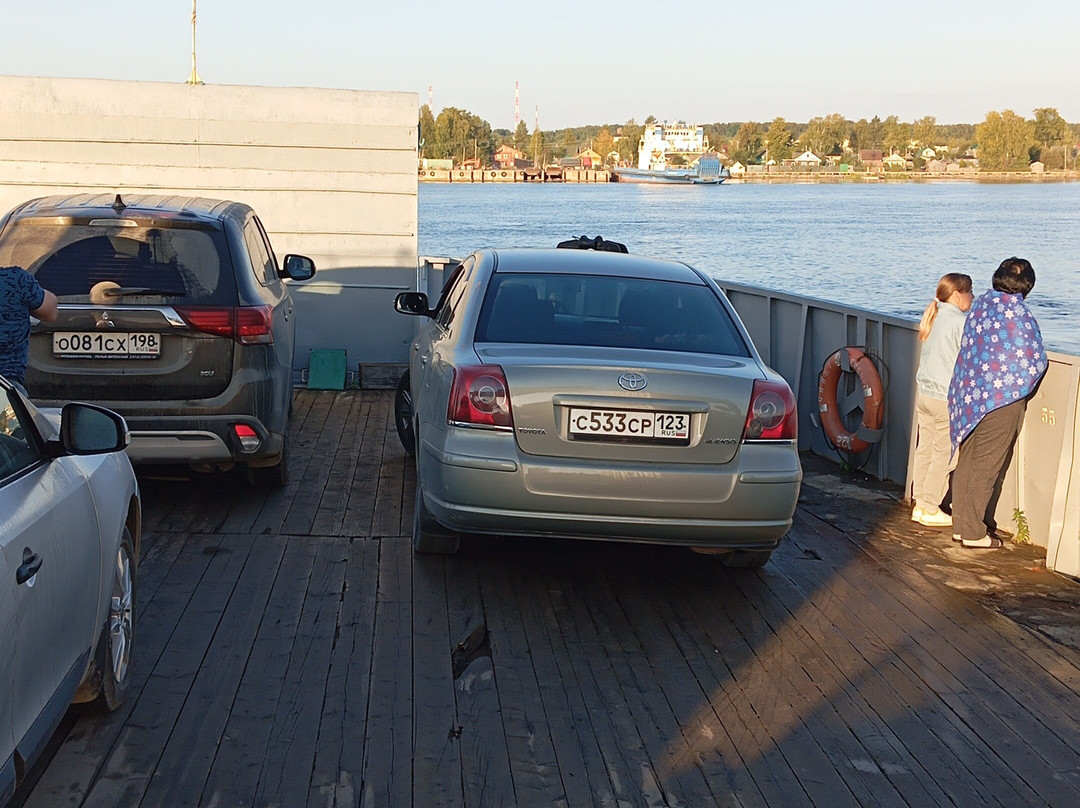 Ferry Crossing Over the River Svir-Voznesenye必去景点
