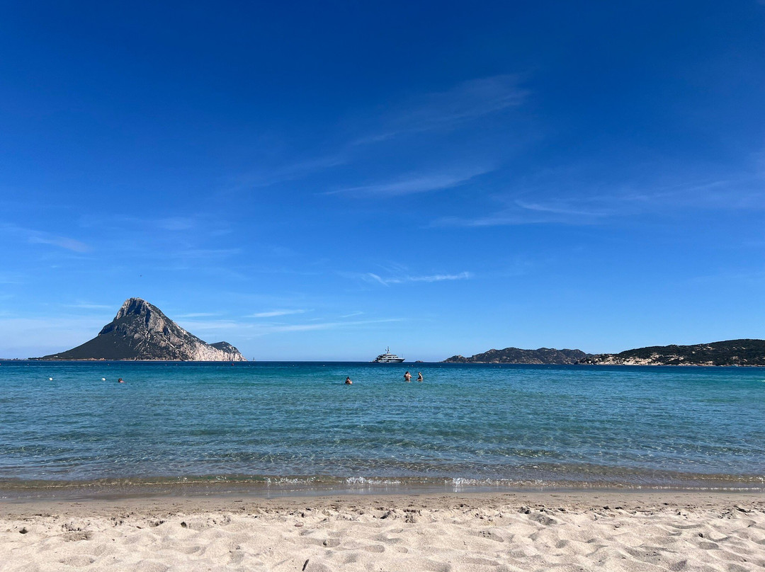 Porto Taverna Beach景点图片