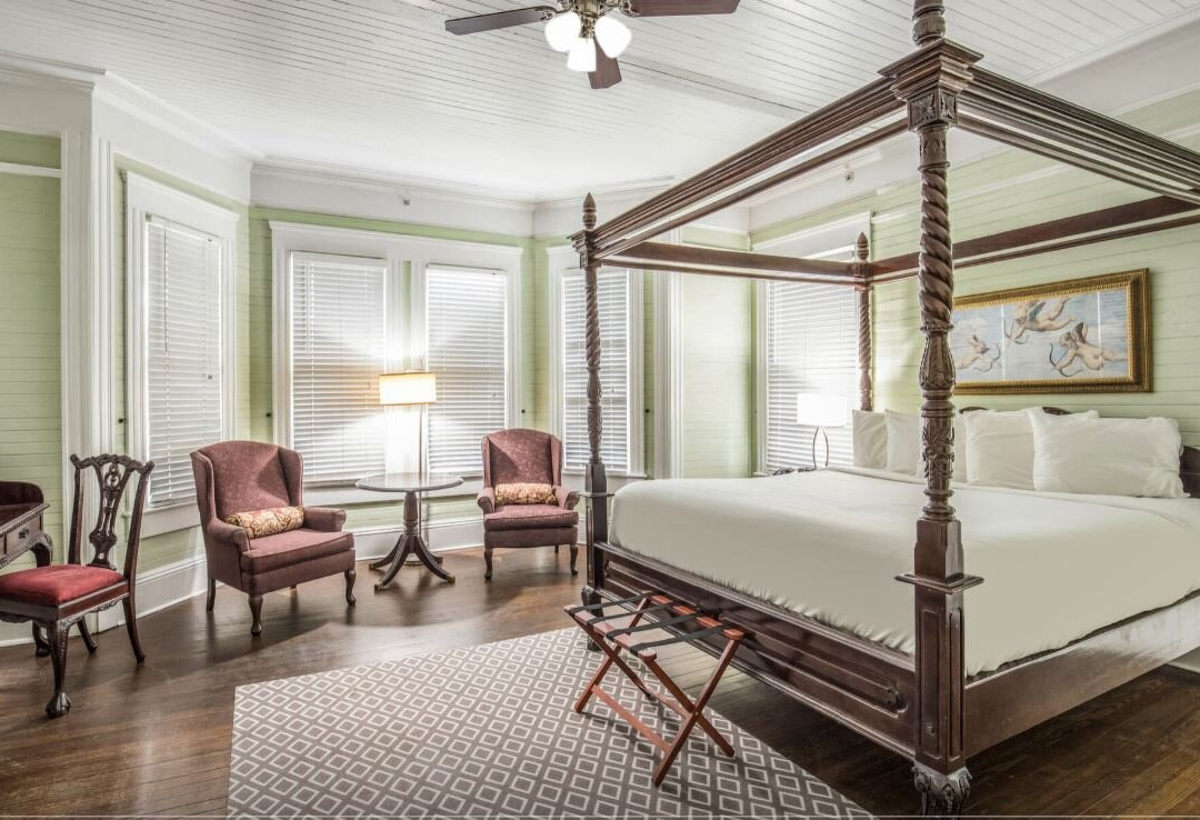 Coombs Inn & Suites主图