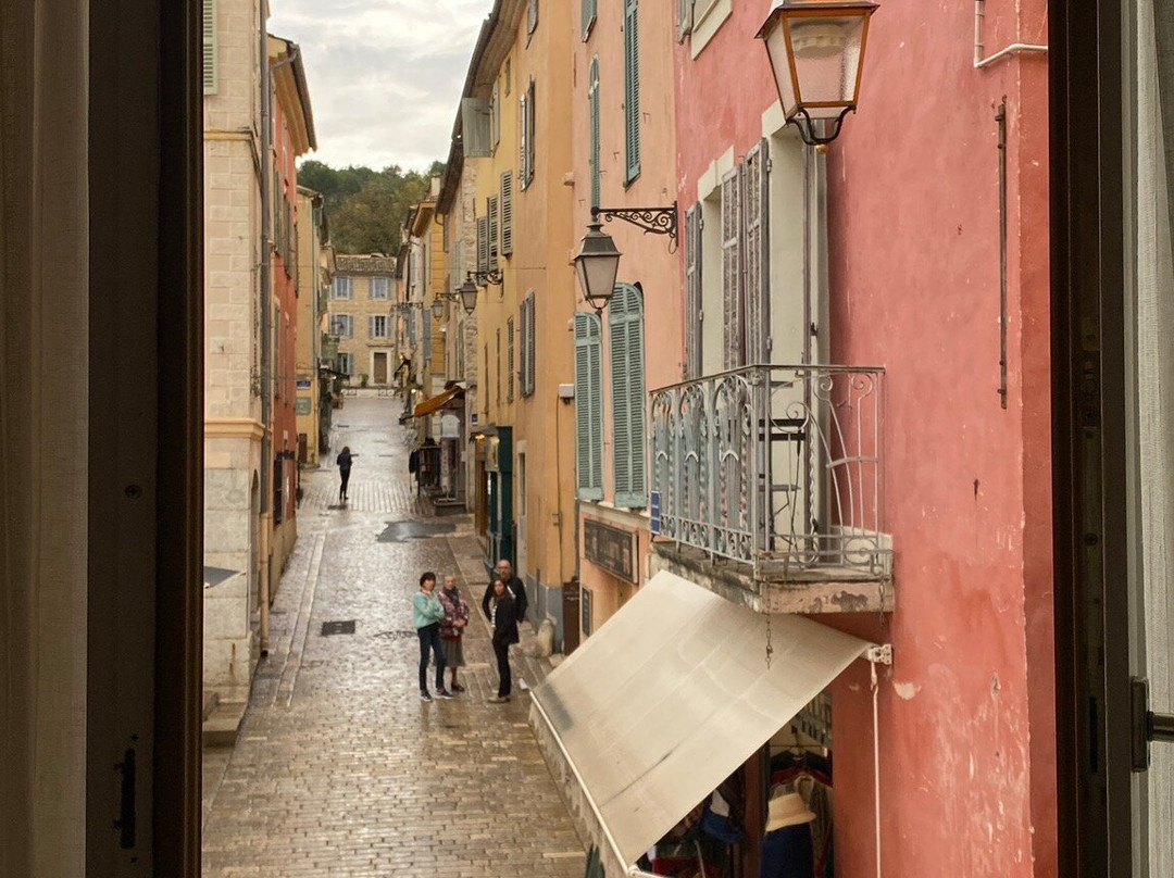 阿尔莫里酒店主图