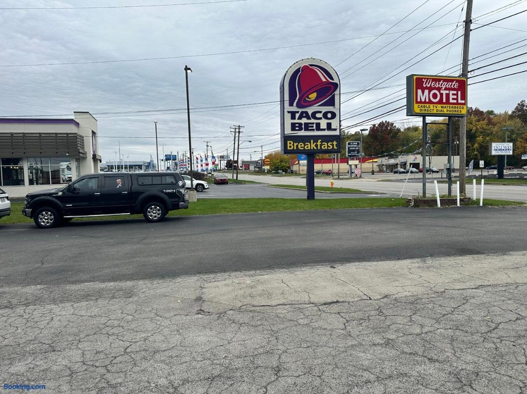 Westgate Manor Motel By OYO Youngstown Austintown