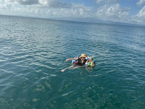 Nauti Mermaid Charters-维切克岛必去景点