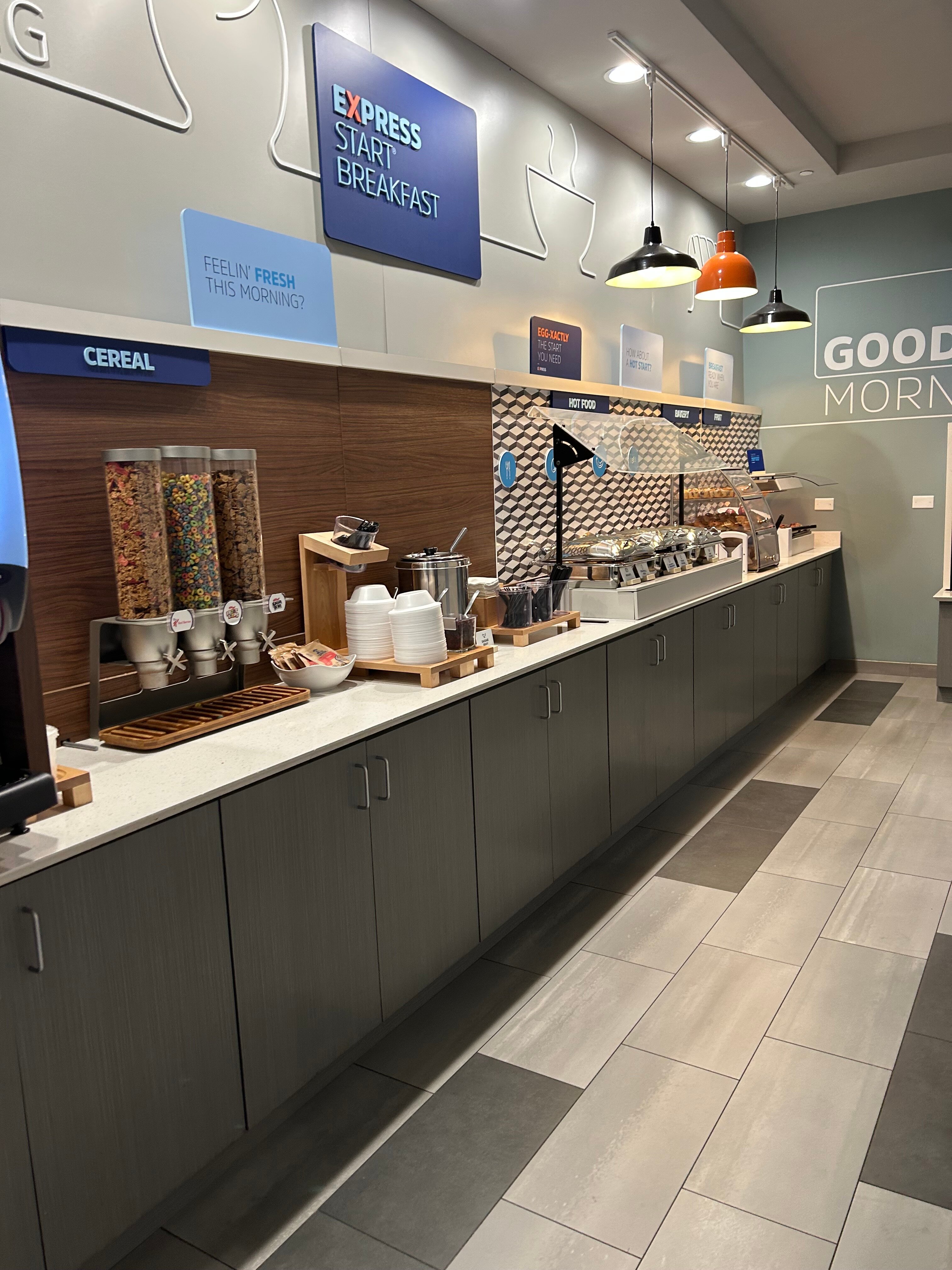 Holiday Inn Express Hotel & Suites Norfolk Airport by IHG-浴室