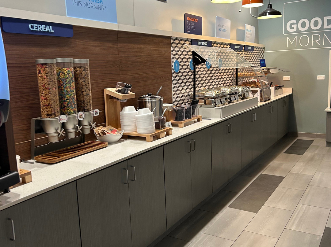 Holiday Inn Express Hotel & Suites Norfolk Airport by IHG主图