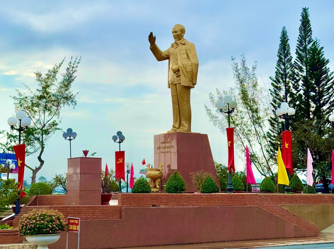 Ho Chi Minh Monument-芹苴必去景点