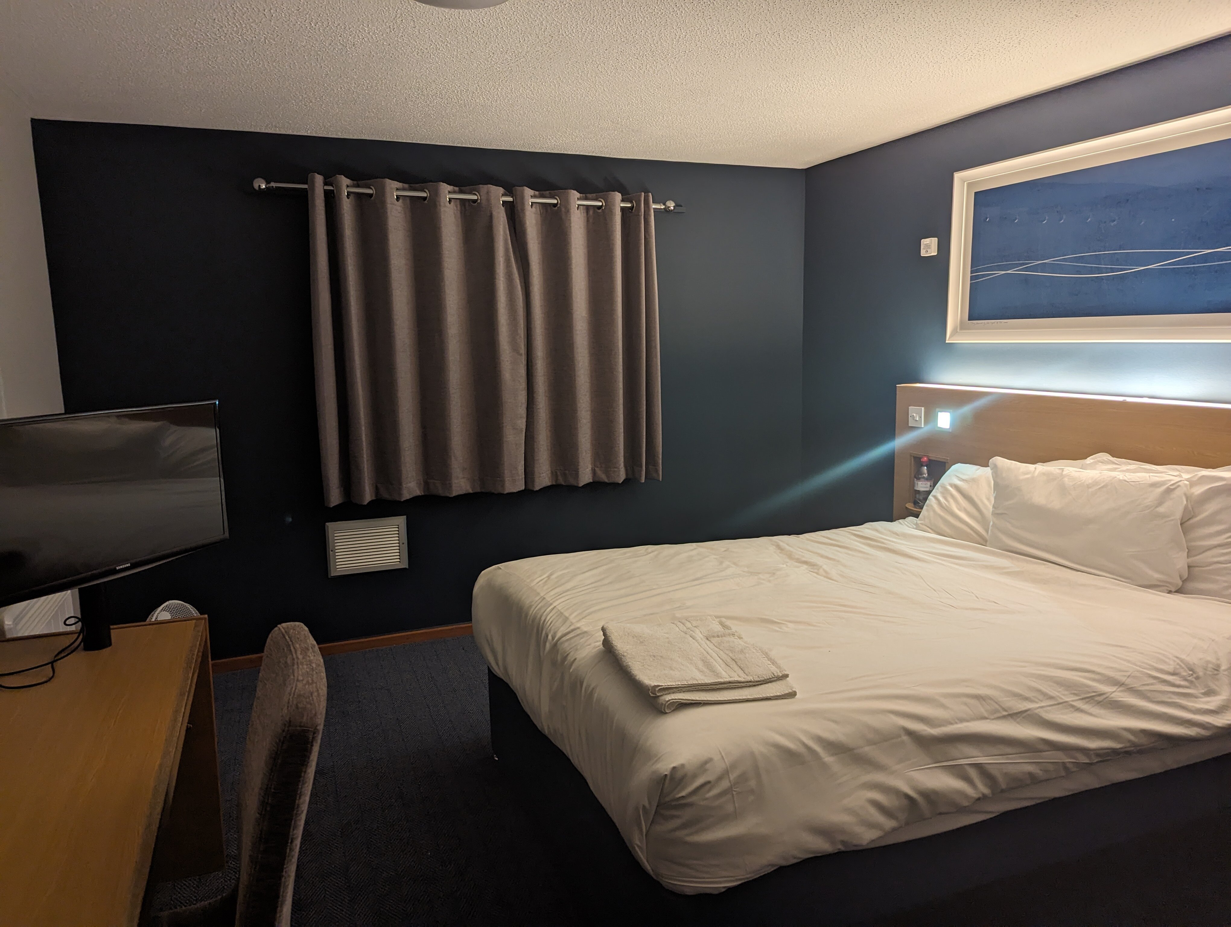 Travelodge Wakefield Woolley Edge M1 Northbound-客卧