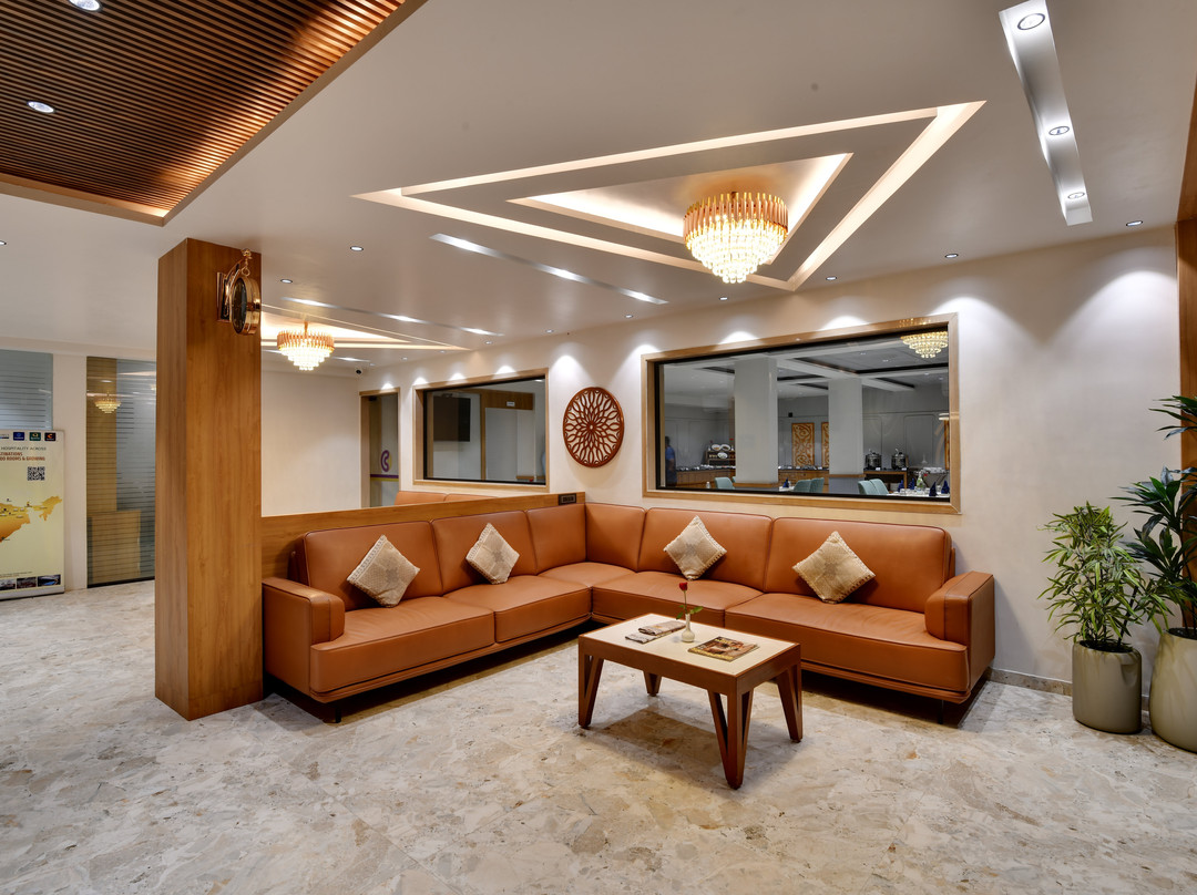 Click Hotel Royal Pearl, Galenda, Dahej