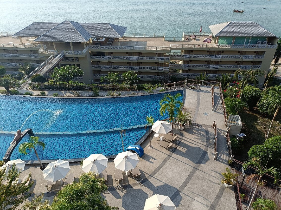 Royal Phala Cliff Beach Resort主图