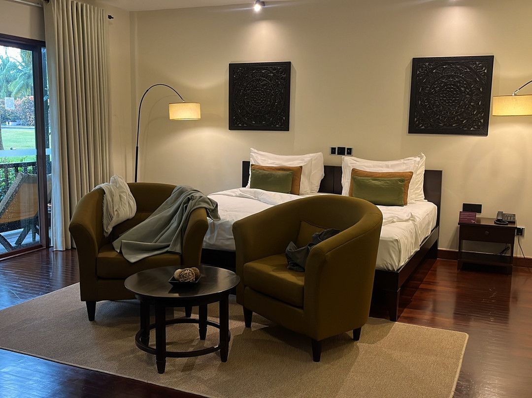 乌盖湾酒店主图