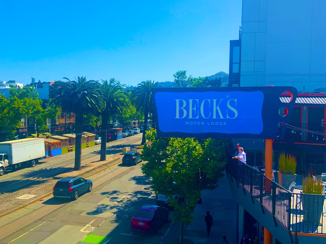 贝克汽车旅馆主图