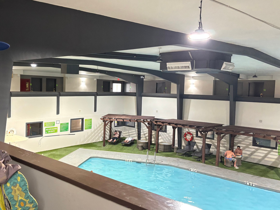 大瀑布城假日酒店主图