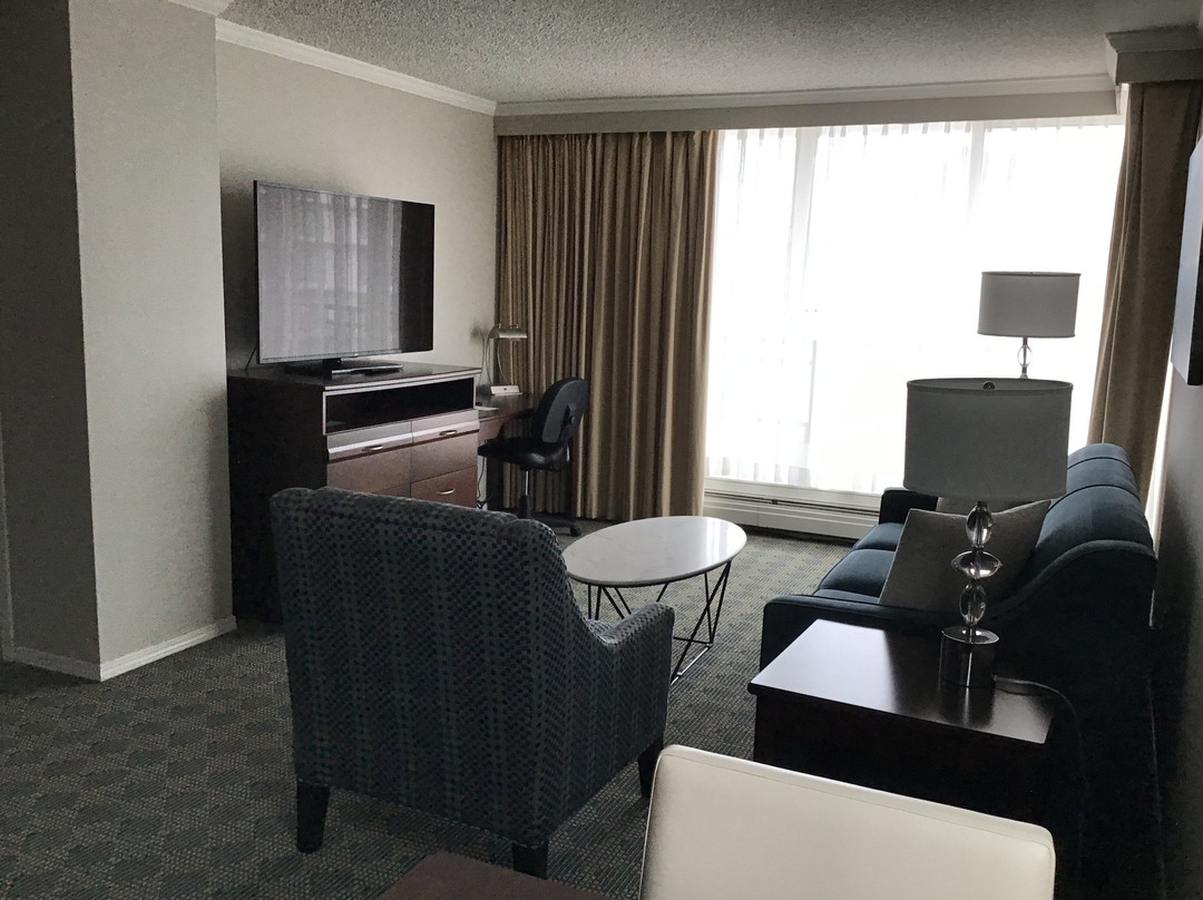 维多利亚庄园套房酒店主图