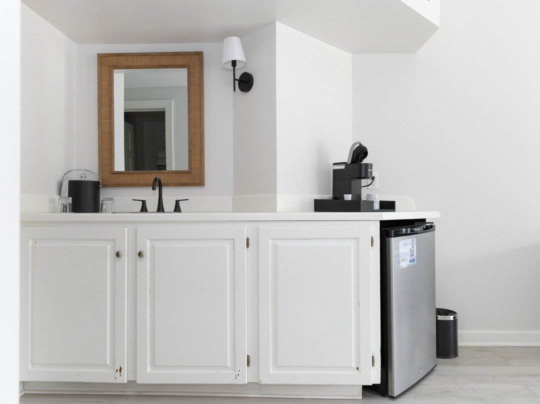 The Geneva Inn主图