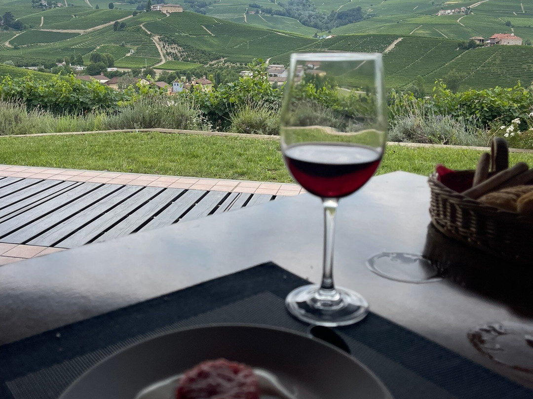 Azienda Agricola Cascina Pugnane S.S. dei F.lli Ghisolfi-Castiglione Falletto必去景点