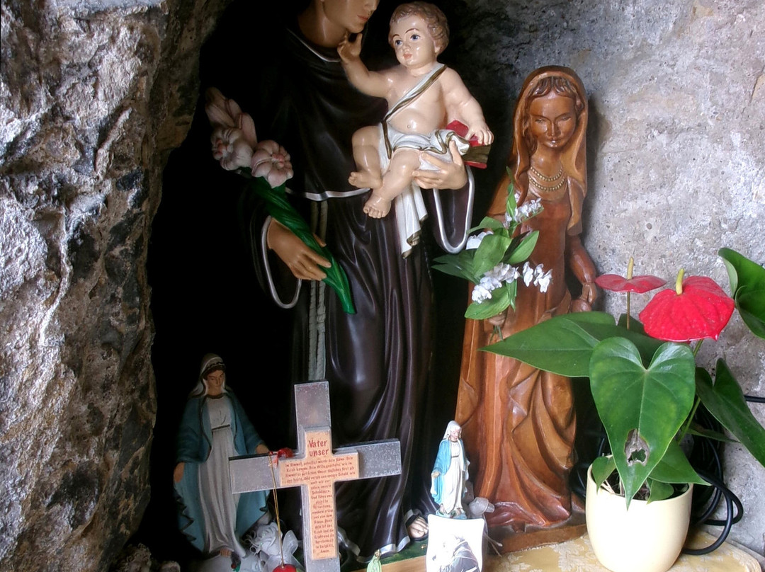 Pfarre Maria Gugging und Maria Lourdes Grotte im Wienerwald-克罗斯腾新堡必去景点