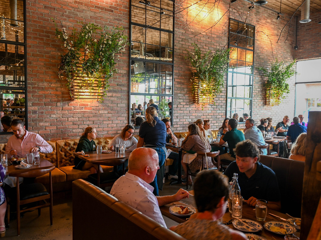 The Shoppes at Farmington Valley-Canton必去景点