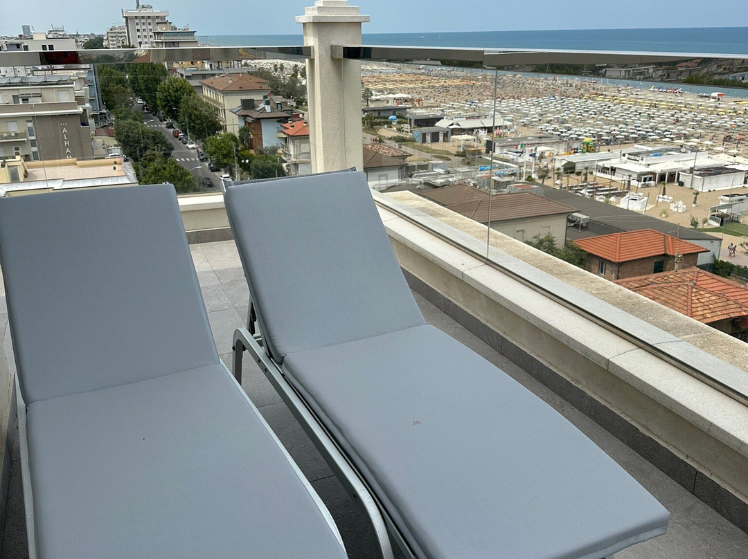 都马里酒店主图