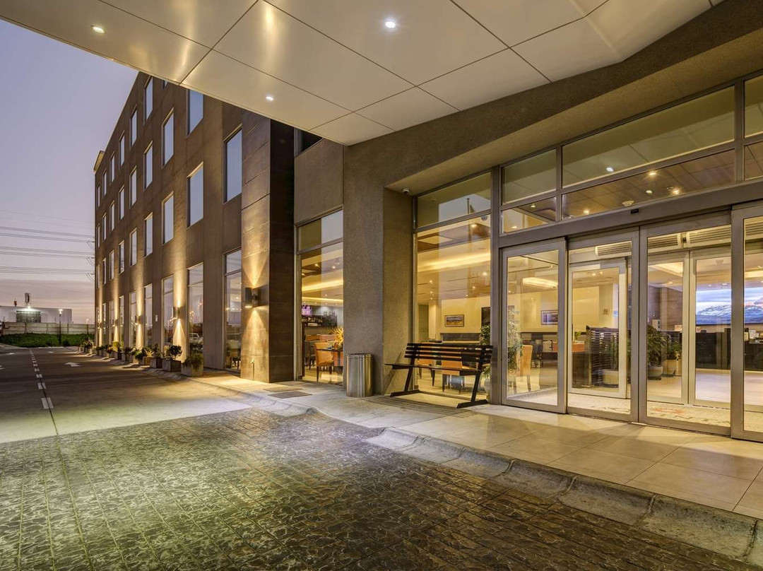 La Quinta by Wyndham Santiago Aeropuerto主图