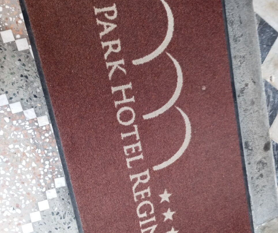 蕾佳娜公园酒店主图