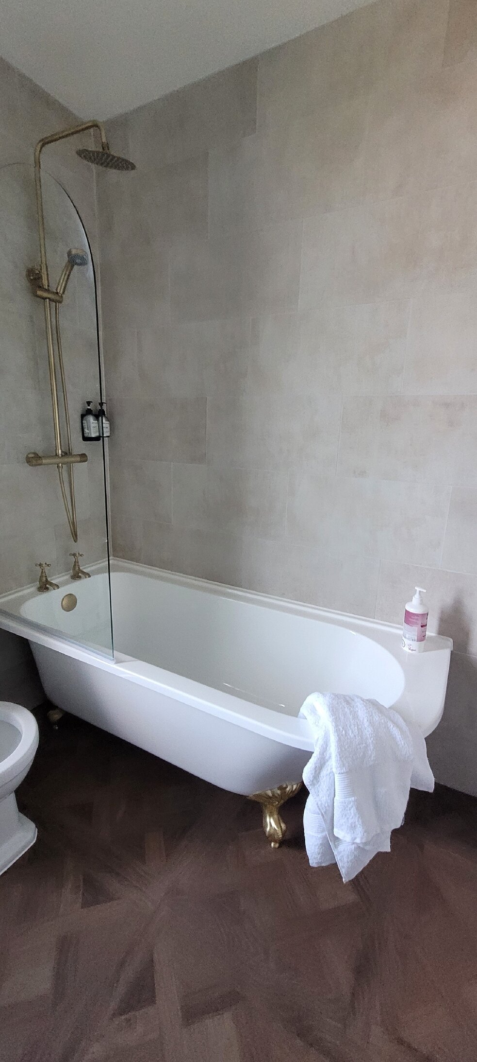 The Hunting Lodge-官方