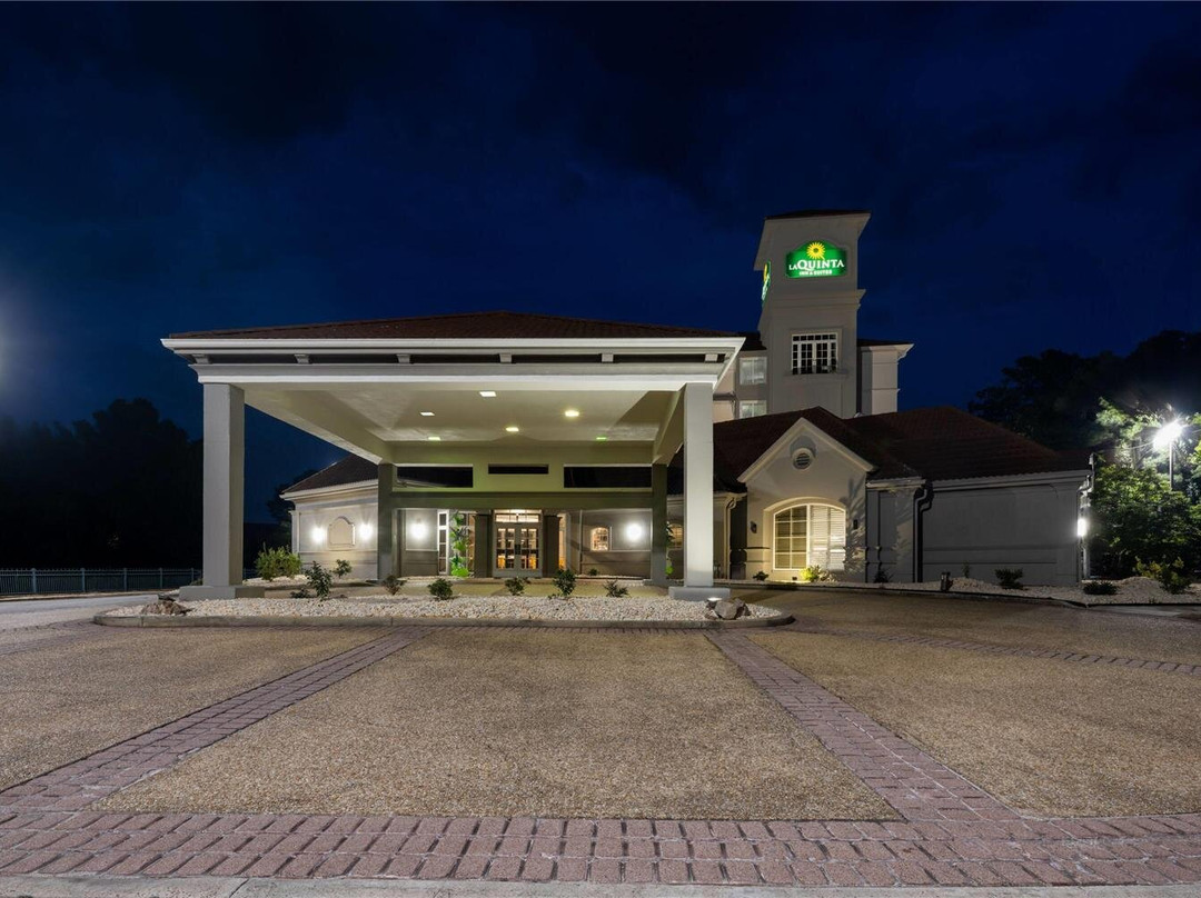 La Quinta Inn & Suites by Wyndham Raleigh Cary