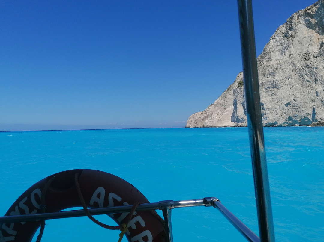 Golden Star Cruises-Porto Vromi必去景点