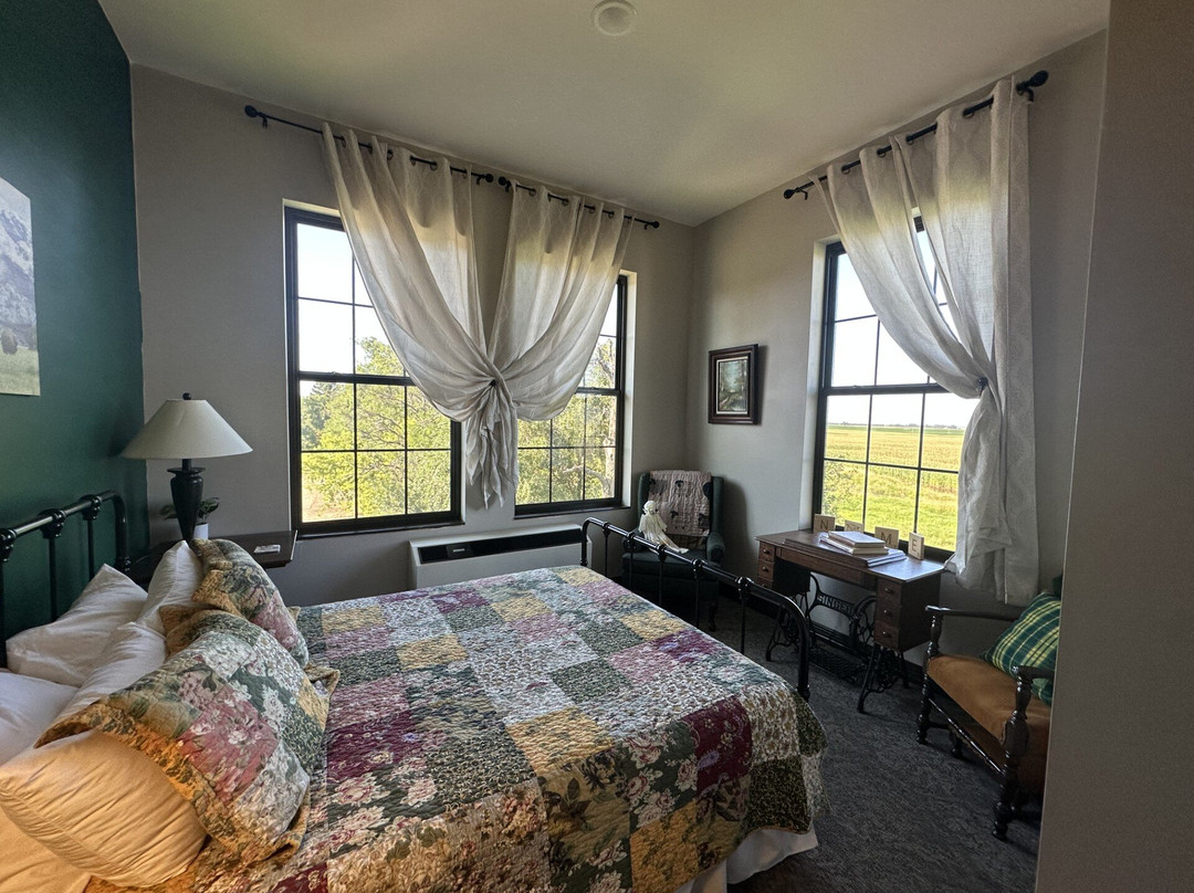 Nome Schoolhouse Inn & Event Center主图