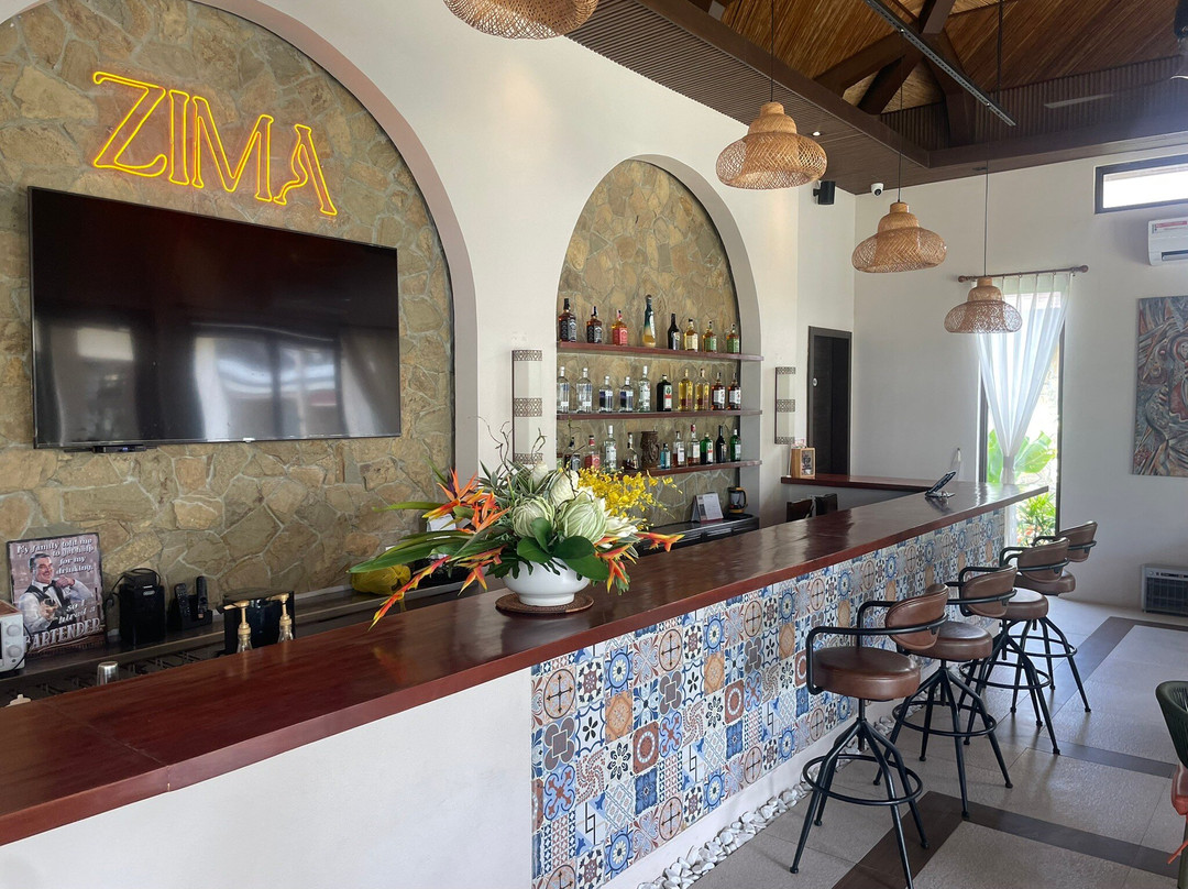 Zima Bar And Cafe