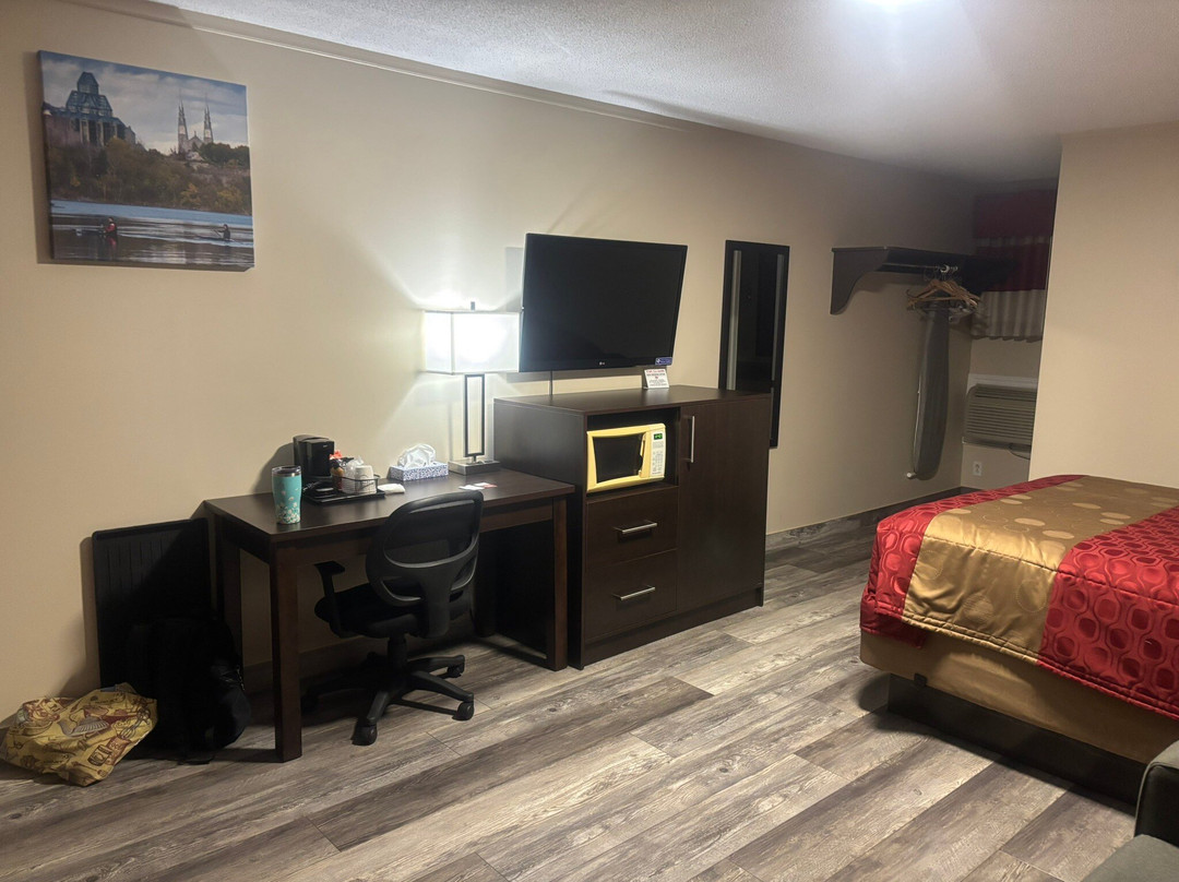 Colonial House Motor Inn主图