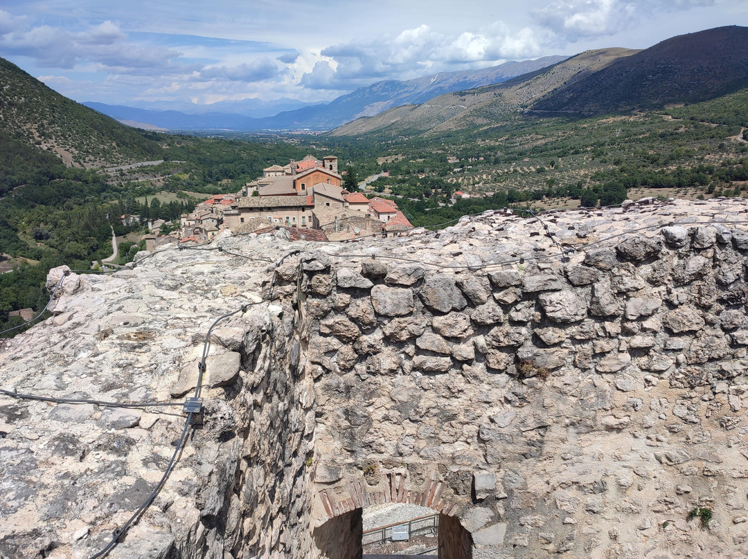 Castello Cantelmo-Pettorano sul Gizio必去景点