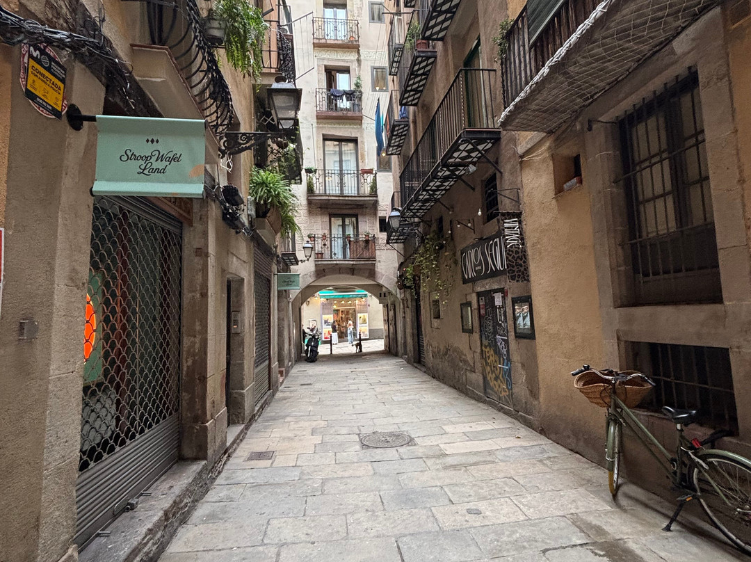 Bounce Around Barcelona-巴塞罗那必去景点