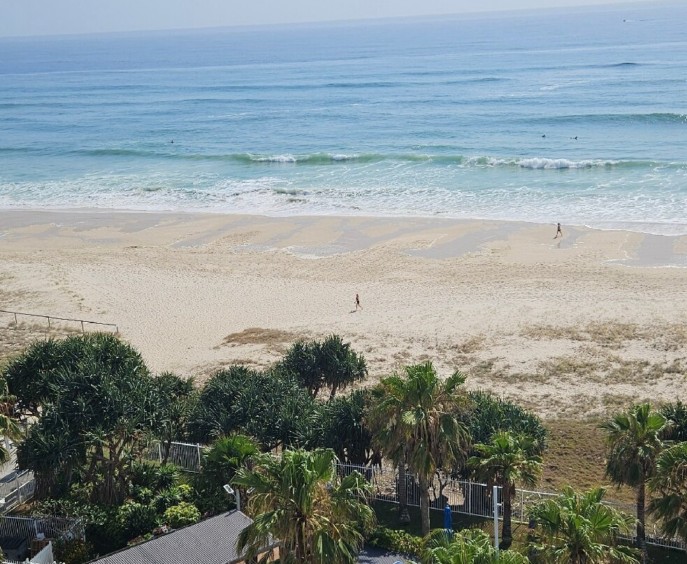 海滩上第19条大道酒店主图