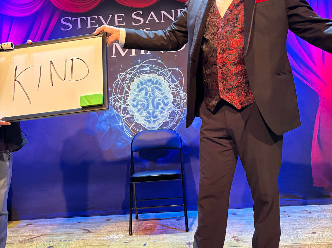 A Janice Martin Variety Show (formerly Janice Martin Cirque Show)-布兰森必去景点