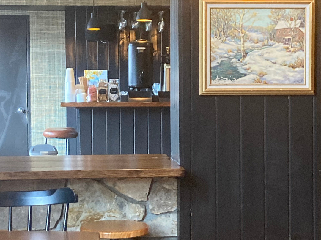 Hunter Lodge, a Bluebird by Lark主图