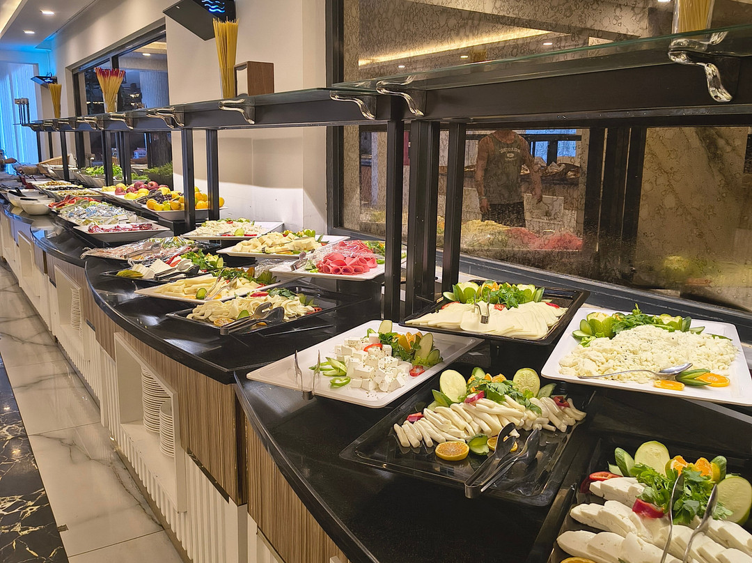 Grand Uysal Beach & Spa Hotel主图