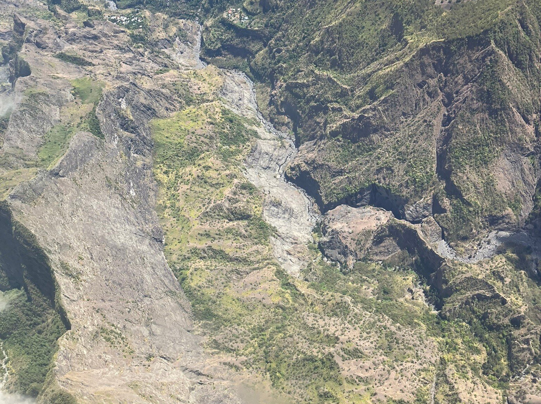 Survol Réunion-留尼旺圣皮耶必去景点