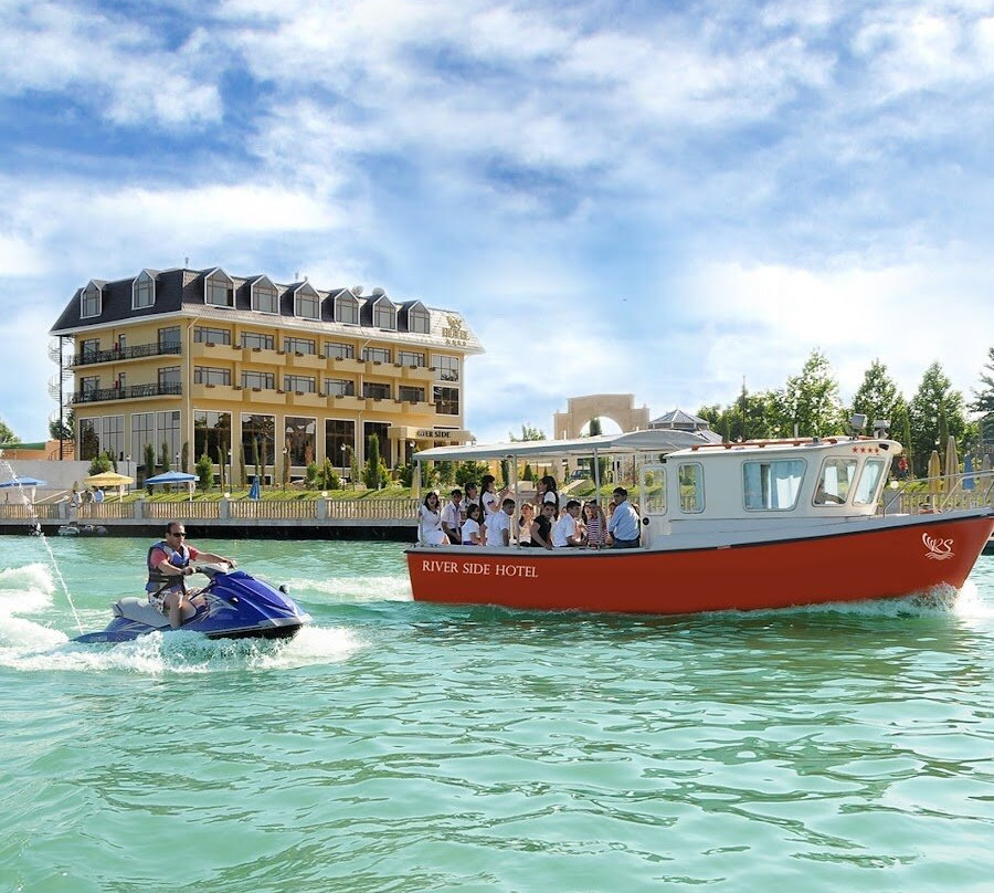 The Riverside Hotel主图