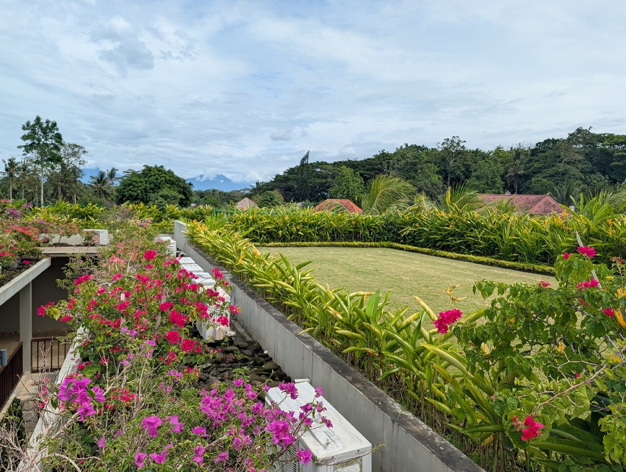 乌布瓦纳度假酒店-官方