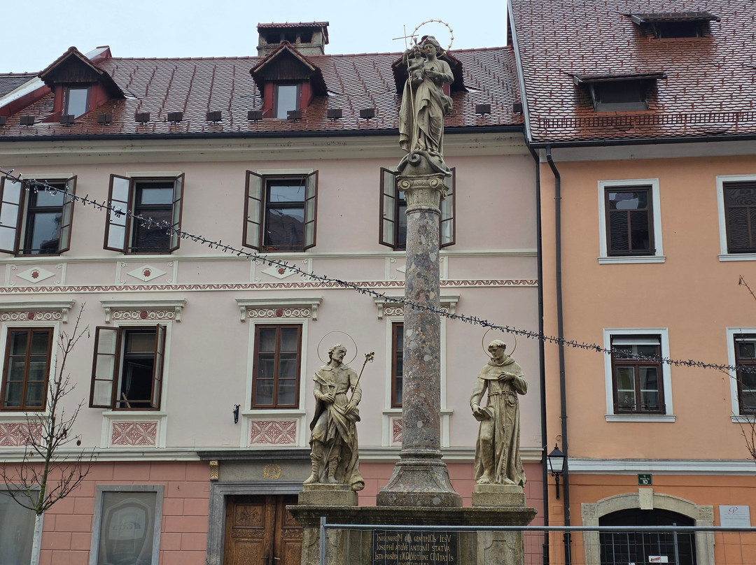 Marian and Holy Trinity columns-Skofja Loka必去景点