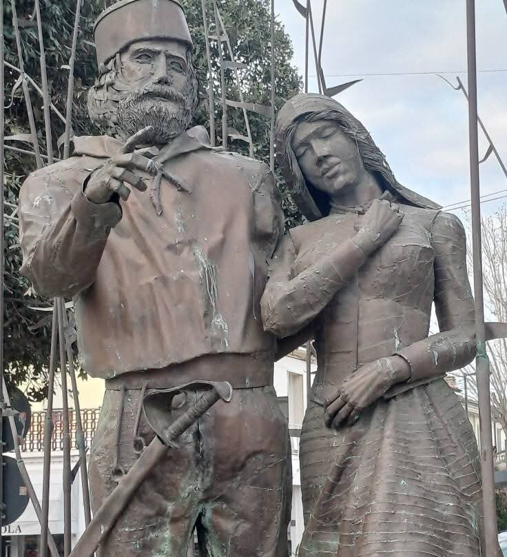 Statue di Giuseppe Garibaldi e Anita-Porto Garibaldi必去景点