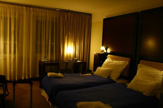 万世名流酒店主图